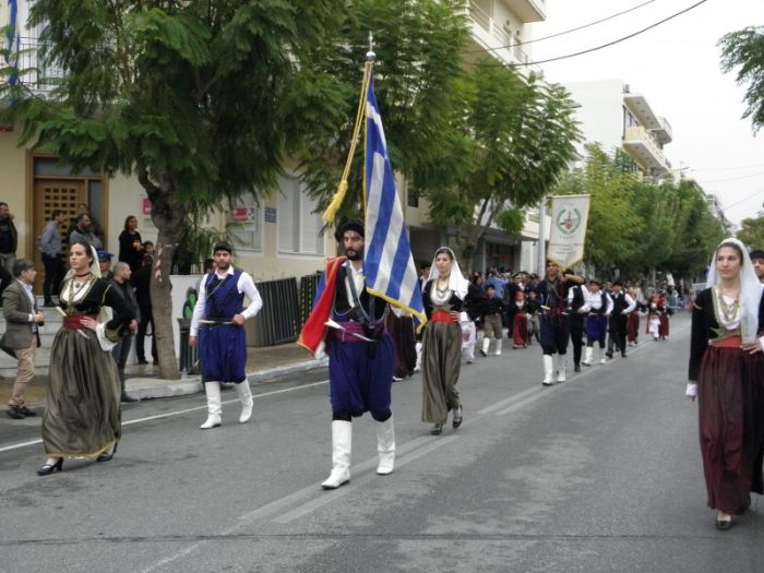 Το πρόγραμμα των εκδηλώσεων και παρελάσεων στην Κρήτη για την 25η Μαρτίου