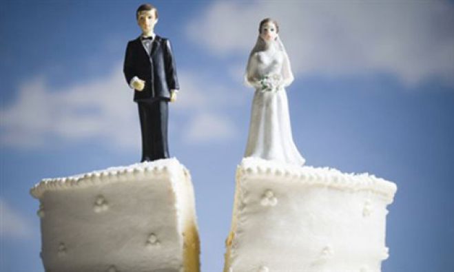 Συναινετικά διαζύγια-εξπρές από τους συμβολαιογράφους