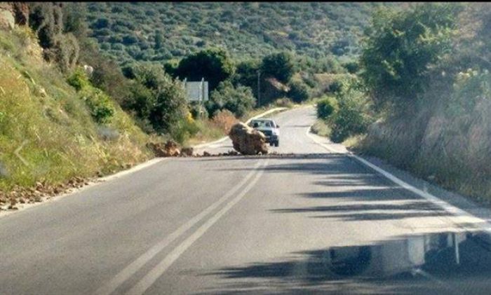 Κρήτη: Κατρακύλησε βράχος 3 τόνων στον κεντρικό δρόμο