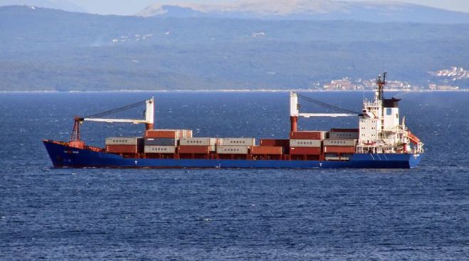 Στο λιμάνι της Σούδας το φορτηγό πλοίο με τις εκρηκτικές ύλες