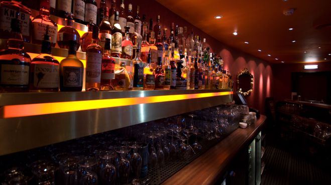 Τραγωδία σε μπαρ των Χανίων - 40χρονος πνίγηκε από το ποτό και πέθανε