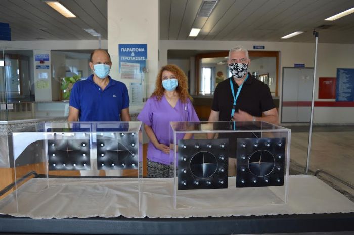 Κουβούκλια εξέτασης και διασωλήνωσης ασθενών από το Πολυτεχνείο Κρήτης στο Γενικό Νοσοκομείο Χανίων