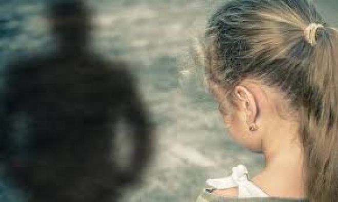 Ποιός είναι ο ορθοπεδικός που κατηγορείται για ασέλγεια σε 12χρονη