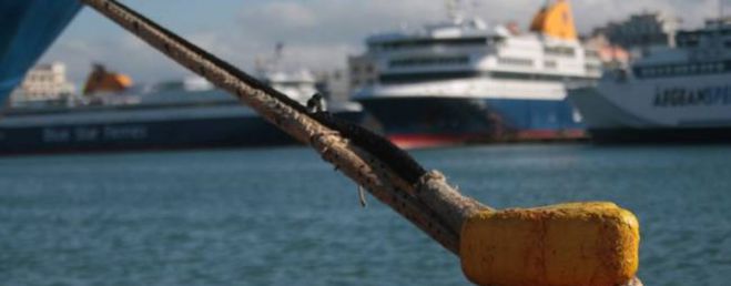 Στο λιμάνι το βράδυ οι αγρότες-Δεν θα αποχωρήσουν αν δεν φορτώσουν τα πλοία