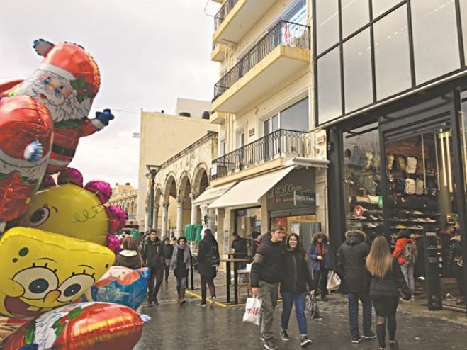 Μαύρες γιορτές για τους εμπόρους,ο χιονιάς άδειασε την αγορά