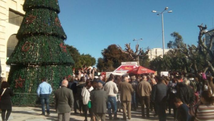 Η Δημοτική Αγορά φόρεσε τα γιορτινά της