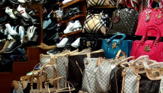 Τρία καταστήματα στα Χανιά πουλούσαν προϊόντα - μαϊμού ως αυθεντικά