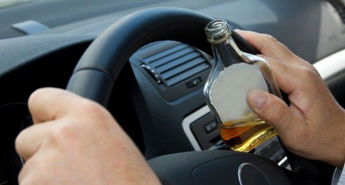 Τροχαίο στην παραλιακή Ρεθύμνου - Οδηγός προσέκρουσε σε σταθμευμένο όχημα