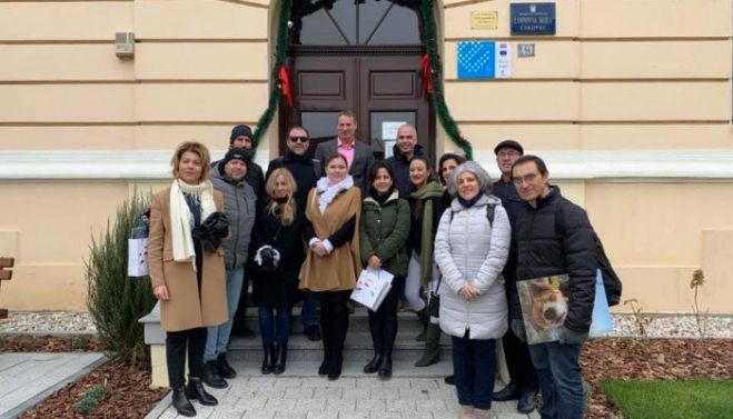 &Sigma;&upsilon;&mu;&mu;&epsilon;&tau;&omicron;&chi;ή &tau;&omicron;&upsilon; &Gamma;&epsilon;&nu;&iota;&kappa;&omicron;ύ &Lambda;&upsilon;&kappa;&epsilon;ί&omicron;&upsilon; &Alpha;&lambda;&iota;&kappa;&iota;&alpha;&nu;&omicron;ύ &sigma;&tau;&omicron; &pi;&rho;ό&gamma;&rho;&alpha;&mu;&mu;&alpha; Erasmus+/KA2