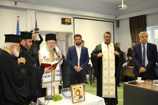 &Mu;&epsilon; &tau;&omicron;&nu; &Gamma;.&Gamma;. &Alpha;&pi;ό&delta;&eta;&mu;&omicron;&upsilon; &Epsilon;&lambda;&lambda;&eta;&nu;&iota;&sigma;&mu;&omicron;ύ &sigma;&upsilon;&nu;&alpha;&nu;&tau;ή&theta;&eta;&kappa;&epsilon; &omicron; &Mu;&eta;&tau;&rho;&omicron;&pi;&omicron;&lambda;ί&tau;&eta;&sigmaf; &Kappa;&iota;&sigma;ά&mu;&omicron;&upsilon; &kappa;&alpha;&iota; &Sigma;&epsilon;&lambda;ί&nu;&omicron;&upsilon;