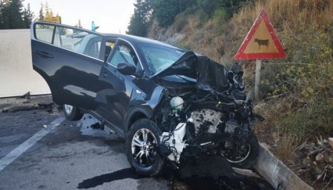 &Tau;&rho;&alpha;&gamma;&omega;&delta;ί&alpha; &mu;&epsilon; &mu;&iota;&alpha; &nu;&epsilon;&kappa;&rho;ή &kappa;&alpha;&iota; ά&lambda;&lambda;&omicron;&upsilon;&sigmaf; 5 &tau;&rho;&alpha;&upsilon;&mu;&alpha;&tau;ί&alpha;&sigmaf; &sigma;&tau;&eta; &Kappa;&rho;ή&tau;&eta;