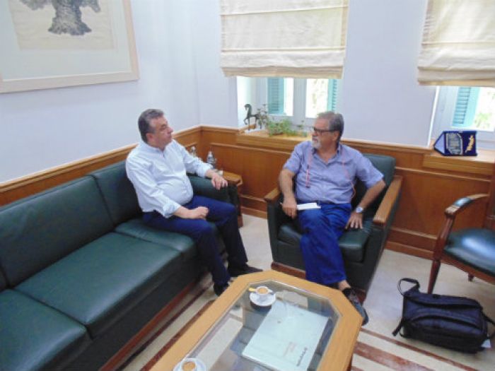 Με επίκεντρο την ηλεκτροδότηση στη Σπιναλόγκα Συνάντηση Περιφερειάρχη Κρήτης με το Δήμαρχο Αγίου Νικολάου