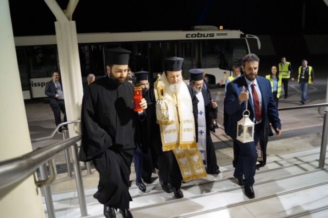 H άφιξη του Αγίου Φωτός στα Χανιά