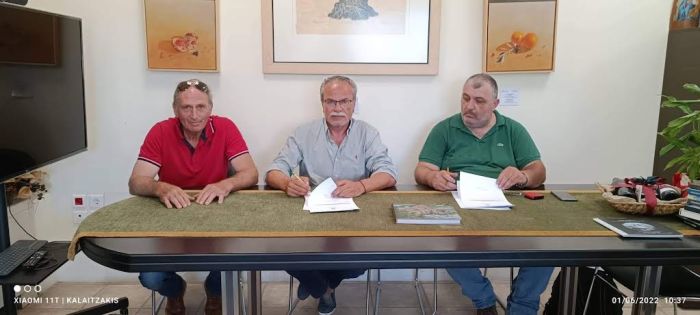 Υπογραφή σύμβασης, για κατασκευή νέας παιδικής χαράς στη Κοινότητα Κυπαρίσσου