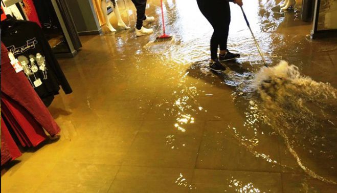 Το χάλι μας το μαύρο: Πλημμύρισε και πάλι κατάστημα στον Κλαδισό στα Χανιά
