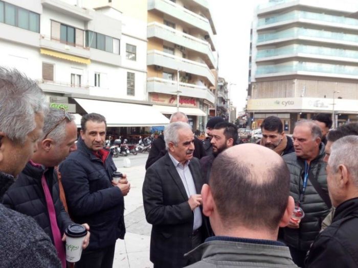 Έξω από την Περιφέρεια, και πάλι, οι αγανακτισμένοι εκπαιδευτές οδήγησης