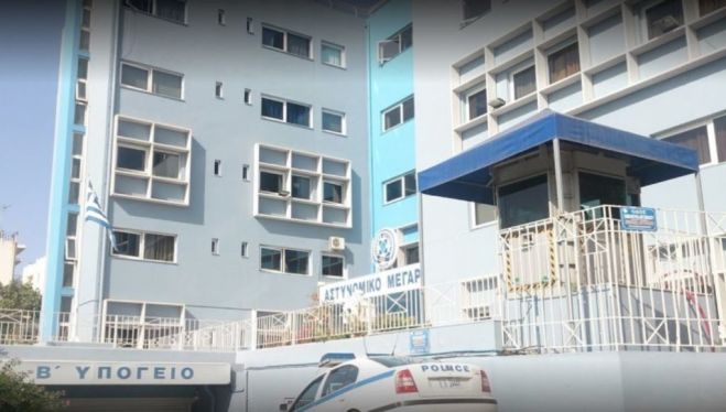 &Epsilon;&xi;&iota;&chi;&nu;&iota;ά&sigma;&tau;&eta;&kappa;&alpha;&nu; 4 &upsilon;&pi;&omicron;&theta;έ&sigma;&epsilon;&iota;&sigmaf; &kappa;&lambda;&omicron;&pi;ώ&nu; &sigma;&epsilon; &omicron;&iota;&kappa;ί&epsilon;&sigmaf;, &sigma;&tau;&alpha; &Chi;&alpha;&nu;&iota;ά