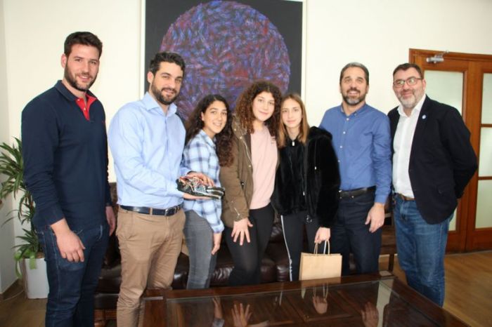 Τις μεγάλες νικήτριες του πανελλήνιου διαγωνισμού “Generation Next” συνάντησε ο  Δήμαρχος Χανίων, Παναγιώτης Σημανδηράκης
