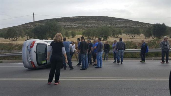 &quot;Τούμπαρε&quot; αυτοκίνητο στο Ηράκλειο