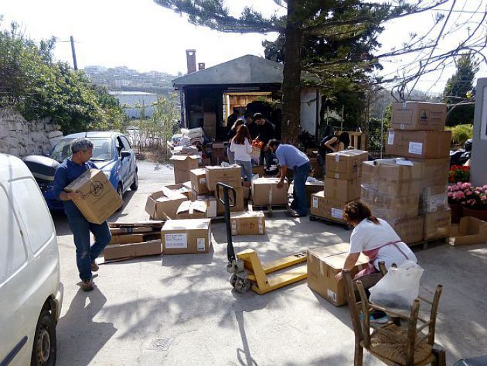 Αποστολή υλικής βοήθειας στους πρόσφυγες από το Ρέθυμνο