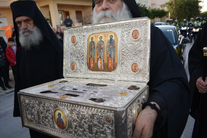 Υποδοχή των λειψάνων των Τριών Ιεραρχών στον Ι.Ν. Αγίου Χαραλάμπους Λενταριανών