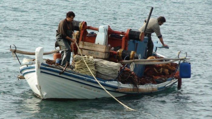 Ανανέωση ισχύος αδειών επαγγελματικών αλιευτικών σκαφών