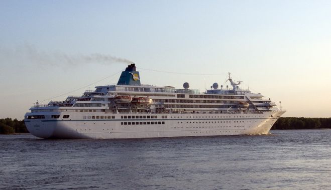 &Sigma;&tau;&omicron; &lambda;&iota;&mu;ά&nu;&iota; &tau;&eta;&sigmaf; &Sigma;&omicron;ύ&delta;&alpha;&sigmaf; έ&delta;&epsilon;&sigma;&epsilon; &epsilon;&kappa;&tau;ά&kappa;&tau;&omega;&sigmaf; &tau;&omicron; &laquo;MS AMADEA&raquo;