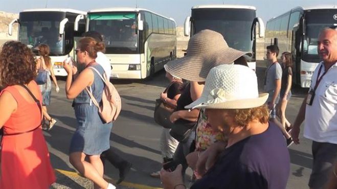 Από τη Σούδα στο Ρέθυμνο 450 τουρίστες πλοίου
