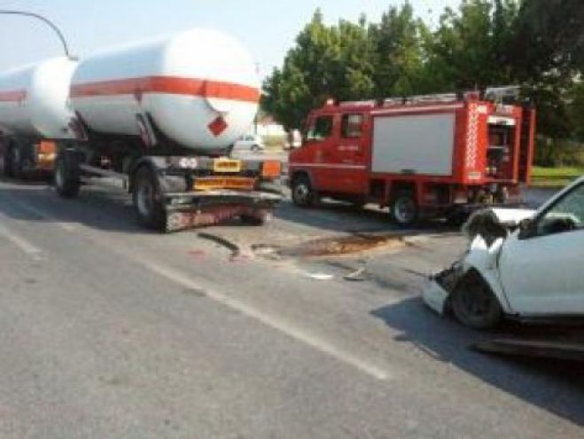 Τροχαίο σε σύγκρουση αυτοκινήτου με βυτιοφόρο στα Χανιά
