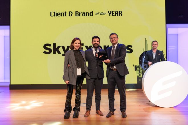 Η SKY express απογειώνεται στα Ermis Awards  με τις κορυφαίες διακρίσεις Brand και Client of the Year!