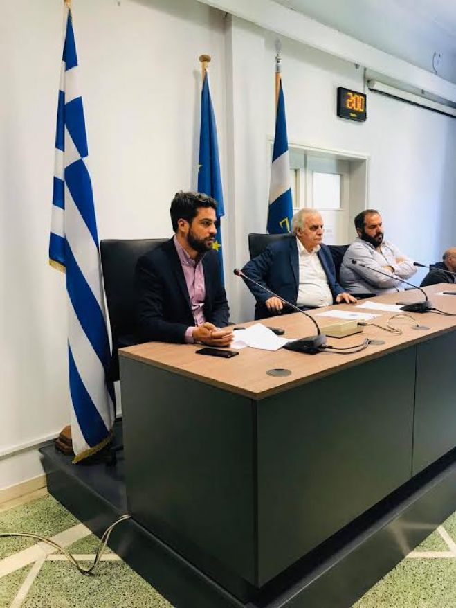 &Sigma;&upsilon;&nu;ά&nu;&tau;&eta;&sigma;&eta; &Delta;&eta;&mu;ά&rho;&chi;&omicron;&upsilon;, &Pi;&alpha;&nu;&alpha;&gamma;&iota;ώ&tau;&eta; &Sigma;&eta;&mu;&alpha;&nu;&delta;&eta;&rho;ά&kappa;&eta; &mu;&epsilon; &theta;&epsilon;&sigma;&mu;&iota;&kappa;&omicron;ύ&sigmaf; &phi;&omicron;&rho;&epsilon;ί&sigmaf;  &epsilon;&pi;&iota;&chi;&epsilon;&iota;&rho;&eta;&mu;&alpha;&tau;&iota;ώ&nu; &tau;&omicron;&upsilon; &Delta;ή&mu;&omicron;&upsilon; &Chi;&alpha;&nu;ί&omega;&nu;