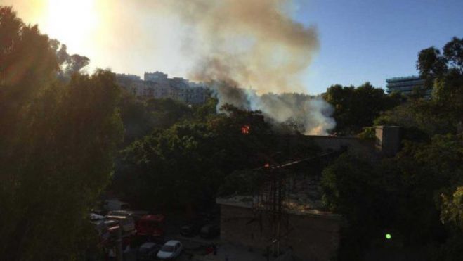 Σβήσθηκε η πυρκαγιά σε παλιό εργοστάσιο στο κέντρο του Ηρακλείου