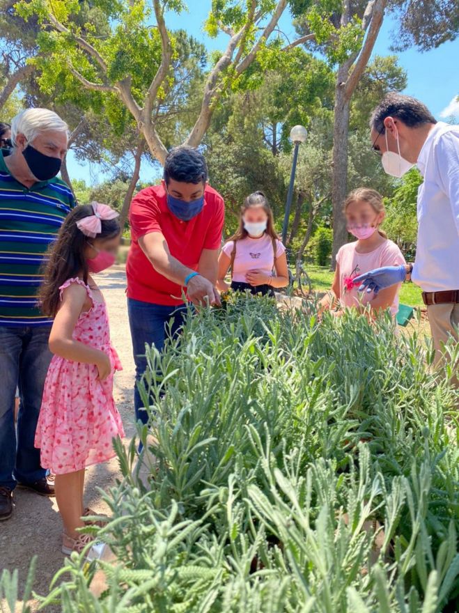 &Mu;&epsilon;&gamma;ά&lambda;&eta; &sigma;&upsilon;&mu;&mu;&epsilon;&tau;&omicron;&chi;ή &sigma;&tau;&iota;&sigmaf; &delta;&rho;ά&sigma;&epsilon;&iota;&sigmaf; &tau;&omicron;&upsilon; &Delta;ή&mu;&omicron;&upsilon; &Chi;&alpha;&nu;ί&omega;&nu; &gamma;&iota;&alpha; &tau;&eta;&nu; &Pi;&alpha;&gamma;&kappa;ό&sigma;&mu;&iota;&alpha; Ή&mu;&epsilon;&rho;&alpha; &Pi;&epsilon;&rho;&iota;&beta;ά&lambda;&lambda;&omicron;&nu;&tau;&omicron;&sigmaf;