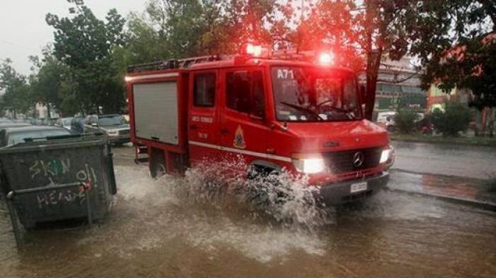 Σπίτια καταπλακώθηκαν από την κατολίσθηση στο Χλιαρό