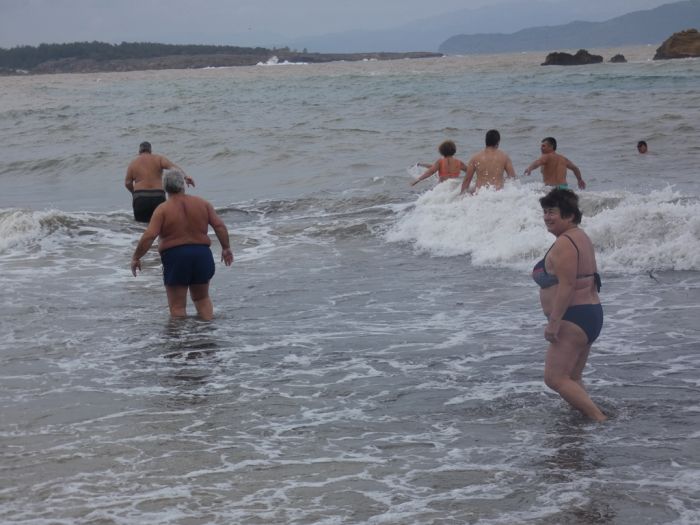 Οι χειμερινοί κολυμβητές της Νέας Χώρας κόβουν την πίτα τους