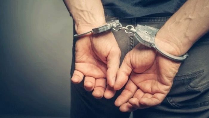 Χειροπέδες για 10 κιλά χασίς