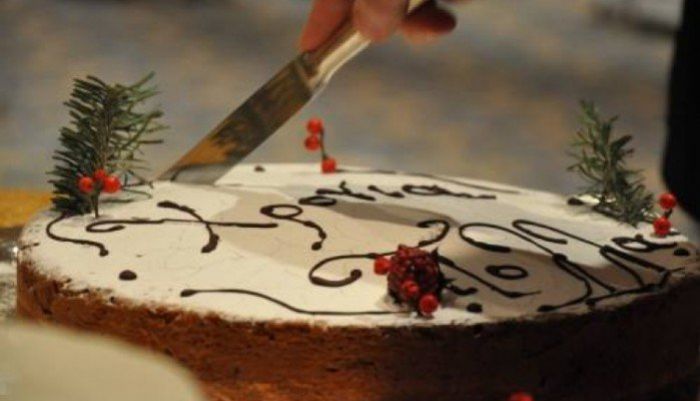 Δυο δραστήριες ομάδες του Αποκόρωνα κόβουν την πίτα τους και το γιορτάζουν