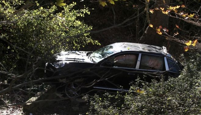 &Alpha;&upsilon;&tau;&omicron;&kappa;ί&nu;&eta;&tau;&omicron; &mu;&epsilon; &delta;ύ&omicron; &epsilon;&pi;&iota;&beta;ά&tau;&epsilon;&sigmaf; έ&pi;&epsilon;&sigma;&epsilon; &sigma;&tau;&omicron; &kappa;&epsilon;&nu;ό &sigma;&tau;&omicron;&nu; &Kappa;&alpha;&kappa;ό&pi;&epsilon;&tau;&rho;&omicron;