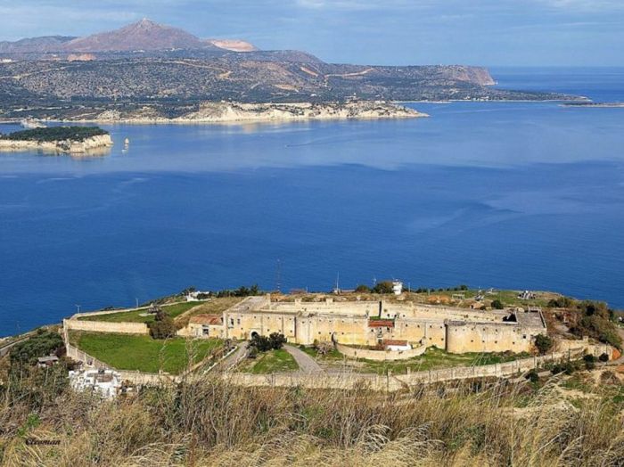 Λαϊκή Συσπείρωση: Να συζητηθεί στο Δημοτικό Συμβούλιο το θέμα του Φρουρίου Ιτζεδίν