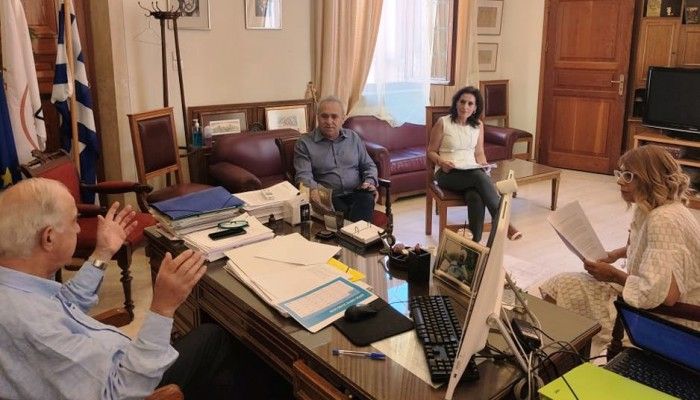 Συνάντηση Δημάρχου Ηρακλείου Βασίλη Λαμπρινού με την Αναπτυξιακή Κρήτης για το Προσφυγικό