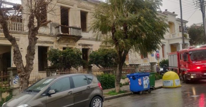 Κατέρρευσε μεγάλο τμήμα εγκαταλελειμμένου νεοκλασικού κτιρίου