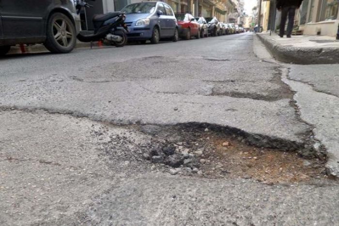 ΚΛΕΙΣΤΕ ΤΙΣ ΛΑΚΟΥΒΕΣ ΖΗΤΟΥΝ ΟΙ ΞΕΝΟΔΟΧΟΙ
