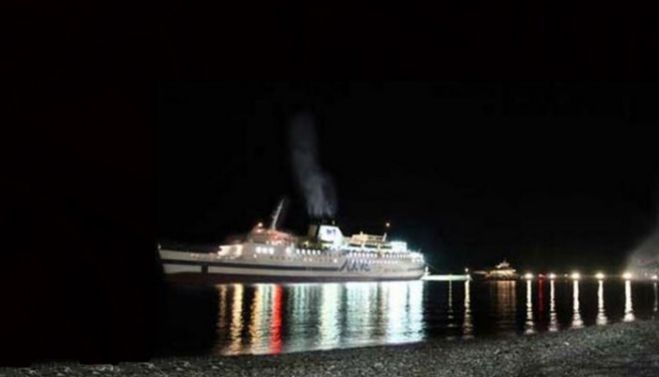Προσέκρουσε σε προβλήτα το Βιτσέντζος Κορνάρος και παρόλα αυτά απέπλευσε