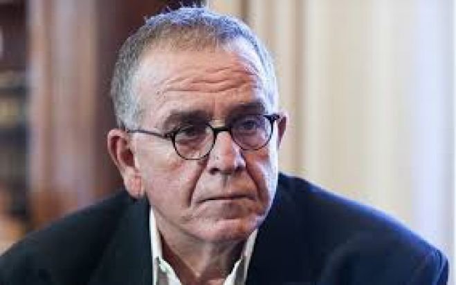 Πέφτουν οι υπογραφές, έρχονται οι πρώτοι πρόσφυγες στη Κρήτη