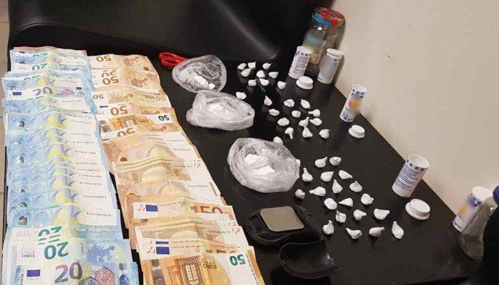 Πιάστηκαν την ώρα που έκαναν την ανταλλαγή κοκαΐνης