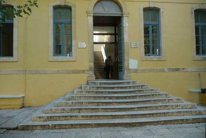 ΑΝΑΒΛΗΘΗΚΑΝ ΔΙΚΕΣ ΣΤΑ ΧΑΝΙΑ