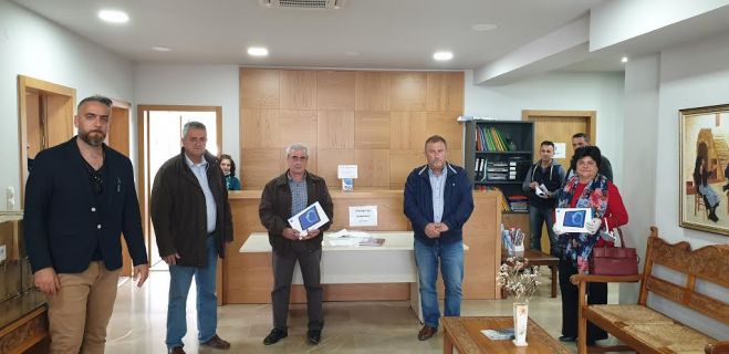 &Pi;&Alpha;&Rho;&Alpha;&Delta;&Omicron;&Theta;&Eta;&Kappa;&Alpha;&Nu; &Tau;&Alpha; &Tau;&Alpha;&Mu;&Pi;&Lambda;&Epsilon;&Tau;&Sigma; &Sigma;&Tau;&Omicron;&Upsilon;&Sigma; &Delta;&Iota;&Epsilon;&Upsilon;&Theta;&Upsilon;&Nu;&Tau;&Epsilon;&Sigma; &Tau;&Omega;&Nu; &Sigma;&Chi;&Omicron;&Lambda;&Epsilon;&Iota;&Omega;&Nu;