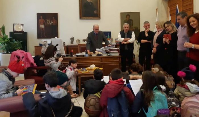 X&rho;&iota;&sigma;&tau;&omicron;&upsilon;&gamma;&epsilon;&nu;&nu;&iota;ά&tau;&iota;&kappa;&epsilon;&sigmaf; &mu;&epsilon;&lambda;&omega;&delta;ί&epsilon;&sigmaf; &sigma;ή&mu;&epsilon;&rho;&alpha; &sigma;&tau;&eta; &Lambda;ό&tau;&zeta;&iota;&alpha;