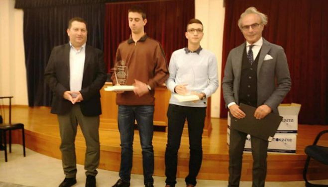 &Omicron; &Delta;ή&mu;&omicron;&sigmaf; &Chi;&epsilon;&rho;&sigma;&omicron;&nu;ή&sigma;&omicron;&upsilon; &beta;&rho;ά&beta;&epsilon;&upsilon;&sigma;&epsilon; &tau;&omicron;&upsilon;&sigmaf; &mu;&alpha;&theta;&eta;&tau;έ&sigmaf; &pi;&omicron;&upsilon; έ&gamma;&iota;&nu;&alpha;&nu; &phi;&omicron;&iota;&tau;&eta;&tau;έ&sigmaf;