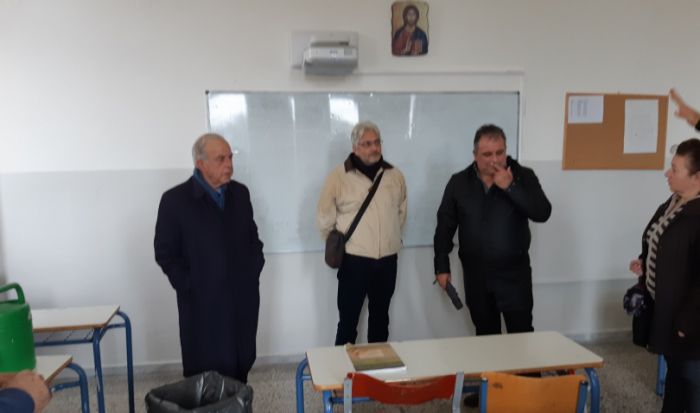 Αυτοψία στο 1ο Γυμνάσιο έκανε ο Δήμαρχος Ηρακλείου Βασίλης Λαμπρινός